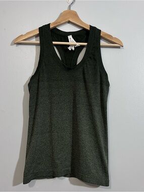 Athleta Momentum Seamless olive Tank XS